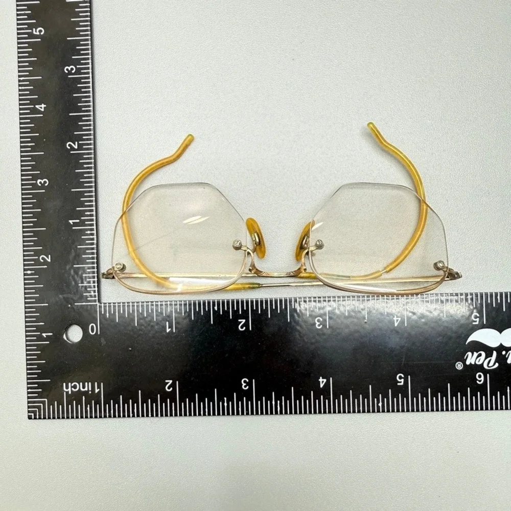Vintage‎ Gold Filled Wire Frame Glasses with Case Signed